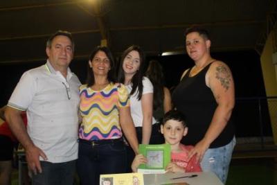 Noite de Autógrafos dos alunos do Jardim 2 da Escola Aluísio Maier foi um verdadeiro sucesso