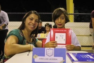 Noite de Autógrafos dos alunos do Jardim 2 da Escola Aluísio Maier foi um verdadeiro sucesso