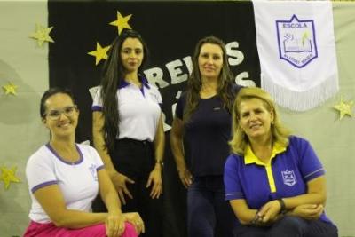 Noite de Autógrafos dos alunos do Jardim 2 da Escola Aluísio Maier foi um verdadeiro sucesso