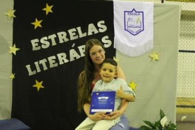 Noite de Autógrafos dos alunos do Jardim 2 da Escola Aluísio Maier foi um verdadeiro sucesso