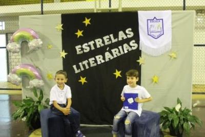 Noite de Autógrafos dos alunos do Jardim 2 da Escola Aluísio Maier foi um verdadeiro sucesso