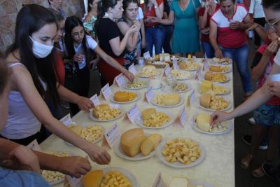 Curso do IDR-PR em Laranjeiras do Sul ressalta oportunidade do queijo artesanal da região