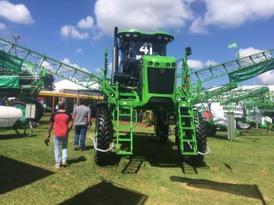 Equipe da Campo Aberto FM visita o Show Rural Coopavel 