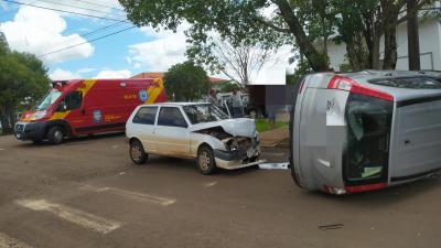 Laranjeiras: Veículo tomba após acidente na esquina do ITC