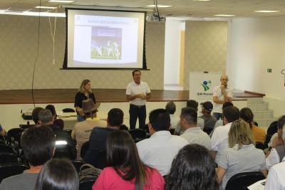 SEAB, ADAPAR e IDR abordam em palestra, temas sobre Influenza Aviária e Raiva Bovina