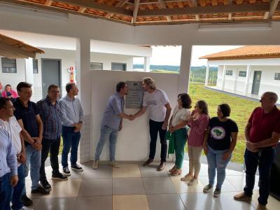 Inaugurada a Escola Municipal Professora Silvia Veigant da Silva no 8 de Junho