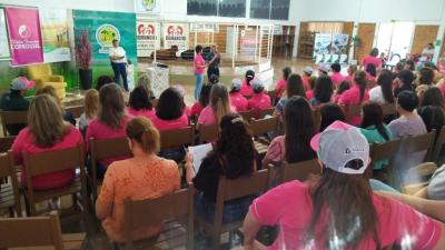 Mais de 150 Mulheres participaram da Palestra com Sirlei Benetti no dia de Campo da Coprossel