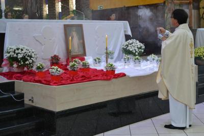 LS: Centenas de fiÃ©is participaram da Festa da Divina MisericÃ³rdia neste final de semana