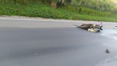 Motociclista morre após colisão entre carro e moto na BR 277