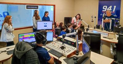 Alunos do Cmei Adelina Dutra Boeira visitam Campo Aberto FM