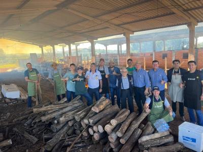 LS: Costelada do Rotary reÃºne centenas de pessoas para comemorar o Dia do Trabalhador