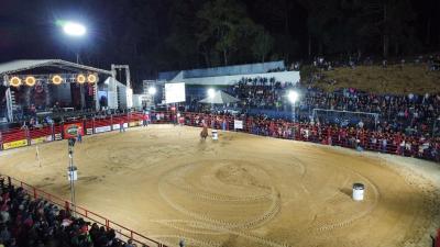 Arena lotada para prestigiar o encerramento da programação da Expovir 2023 em Virmond