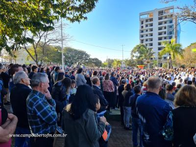 Centenas de Fiéis participaram da celebração de Corpus Christi em Laranjeiras do Sul