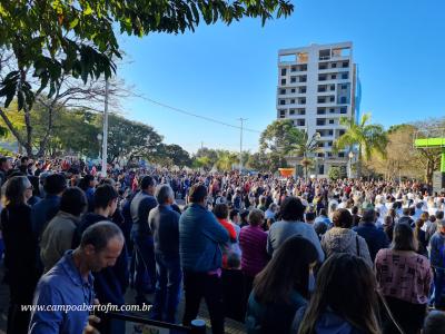 Centenas de Fiéis participaram da celebração de Corpus Christi em Laranjeiras do Sul