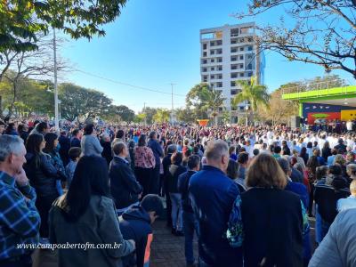 Centenas de Fiéis participaram da celebração de Corpus Christi em Laranjeiras do Sul