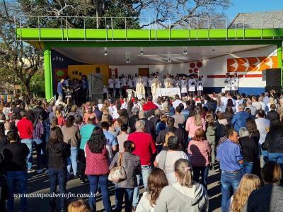 Centenas de Fiéis participaram da celebração de Corpus Christi em Laranjeiras do Sul