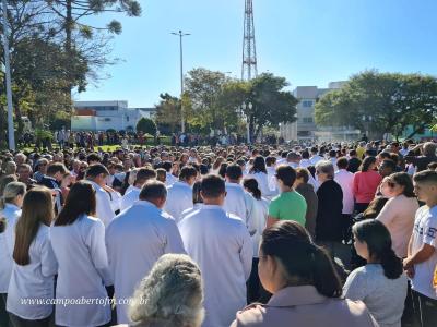 Centenas de Fiéis participaram da celebração de Corpus Christi em Laranjeiras do Sul