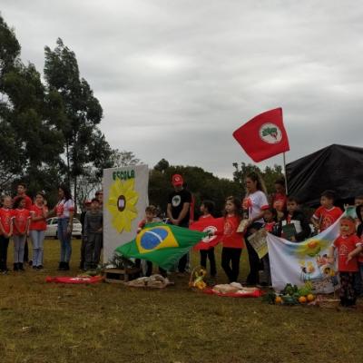 Mais de duas mil pessoas participaram da festa de 26 anos do Assentamento 8 de Junho