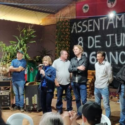 Mais de duas mil pessoas participaram da festa de 26 anos do Assentamento 8 de Junho