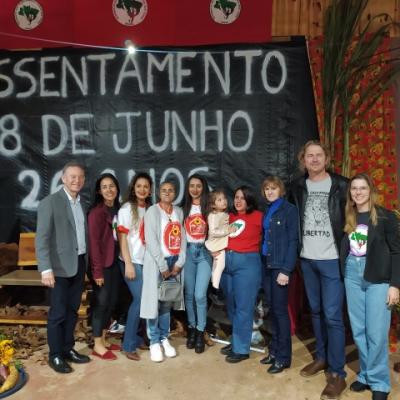 Mais de duas mil pessoas participaram da festa de 26 anos do Assentamento 8 de Junho