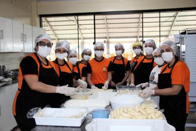 Mais de 500 almoços foram servidos na 8ª Feijoada da APAE de Laranjeiras do Sul