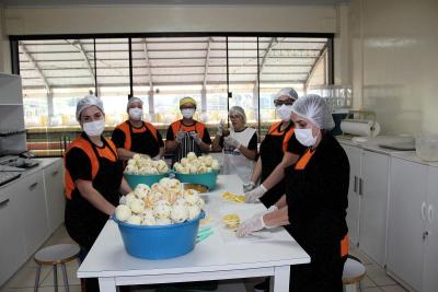 Mais de 500 almoços foram servidos na 8ª Feijoada da APAE de Laranjeiras do Sul