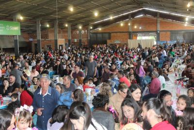 Almoço da Escola Padre Gerson foi sucesso em Laranjeiras do Sul (09/07)