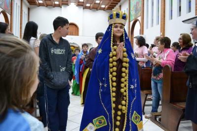 8º dia da Novena em louvor a Padroeira Sant´Ana reuniu centenas de fiéis e teve benção especial para as crianças