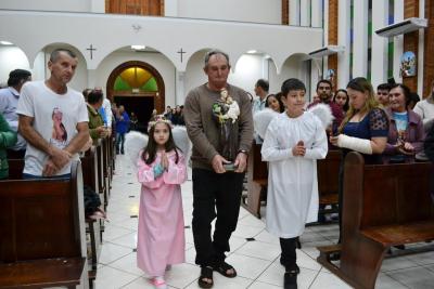 8º dia da Novena em louvor a Padroeira Sant´Ana reuniu centenas de fiéis e teve benção especial para as crianças