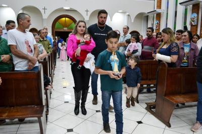 8º dia da Novena em louvor a Padroeira Sant´Ana reuniu centenas de fiéis e teve benção especial para as crianças