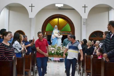 8º dia da Novena em louvor a Padroeira Sant´Ana reuniu centenas de fiéis e teve benção especial para as crianças