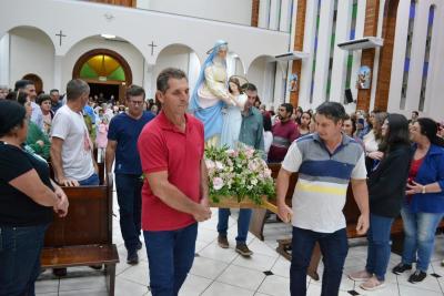 8º dia da Novena em louvor a Padroeira Sant´Ana reuniu centenas de fiéis e teve benção especial para as crianças