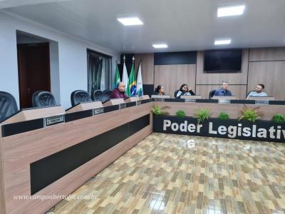 Alunos do Centro da Juventude de Laranjeiras do Sul visitaram a câmara de vereadores