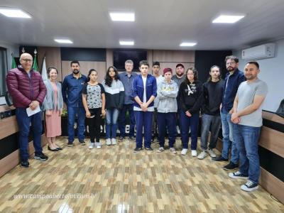 Alunos do Centro da Juventude de Laranjeiras do Sul visitaram a câmara de vereadores