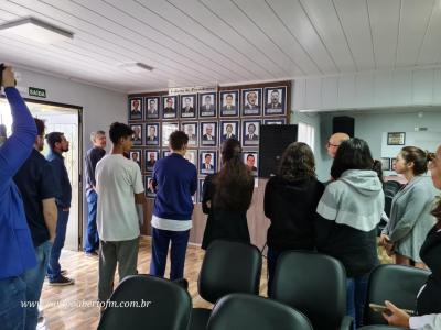 Alunos do Centro da Juventude de Laranjeiras do Sul visitaram a câmara de vereadores