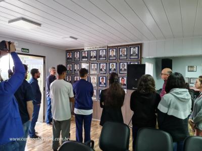 Alunos do Centro da Juventude de Laranjeiras do Sul visitaram a câmara de vereadores