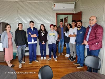 Alunos do Centro da Juventude de Laranjeiras do Sul visitaram a câmara de vereadores