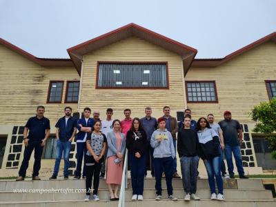 Alunos do Centro da Juventude de Laranjeiras do Sul visitaram a câmara de vereadores