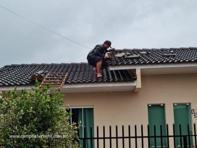 LS: Chuvas e ventos fortes causam estragos na região do Bairro Palmeiras 