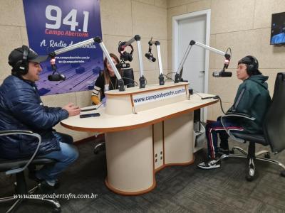 Equipe do Centro da Juventude visita a Campo Aberto FM