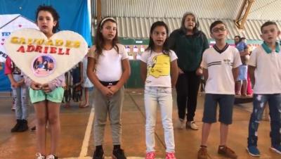 Escola Vereador Antônio Ribeiro de Oliveira homenageia servidoras em memória