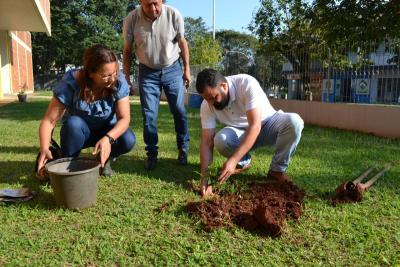 No Dia da Árvore Pastoral da Ecologia Integral realizou o plantio de mudas na Praça da Igreja Matriz Sant´Ana