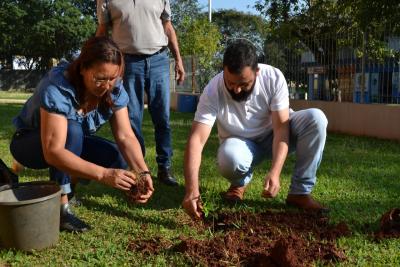 No Dia da Árvore Pastoral da Ecologia Integral realizou o plantio de mudas na Praça da Igreja Matriz Sant´Ana