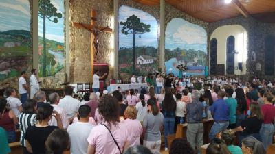 Centenas de Fiéis participaram da Acolhida da Imagem Peregrina de Nossa Senhora Aparecida em Laranjeiras do Sul