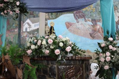 Centenas de Fiéis participaram da Acolhida da Imagem Peregrina de Nossa Senhora Aparecida em Laranjeiras do Sul