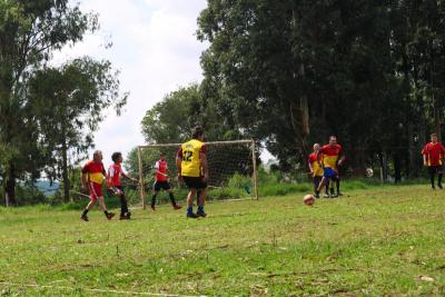 Duelo no Futebol entre Vôs x Netos termina empatado no 8 de Junho 