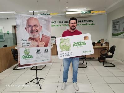 Sicredi entrega prêmio da campanha poupança premiada