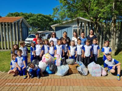 Projeto Gralha Azul de Nova Laranjeiras entrega brinquedos para crianças do SOS