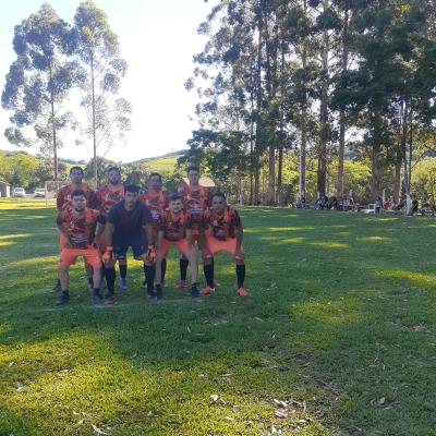 Neste domingo (5), duas partidas abriram o 13º Campeonato de Futebol do Recanto Esportivo 