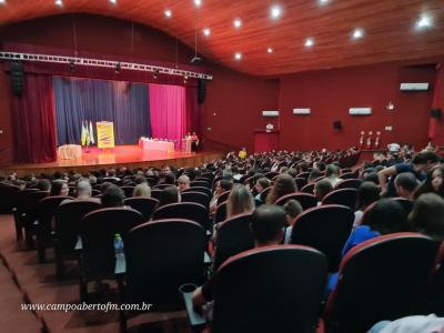 LS: Colégio Laranjeiras premia alunos destaques do ano